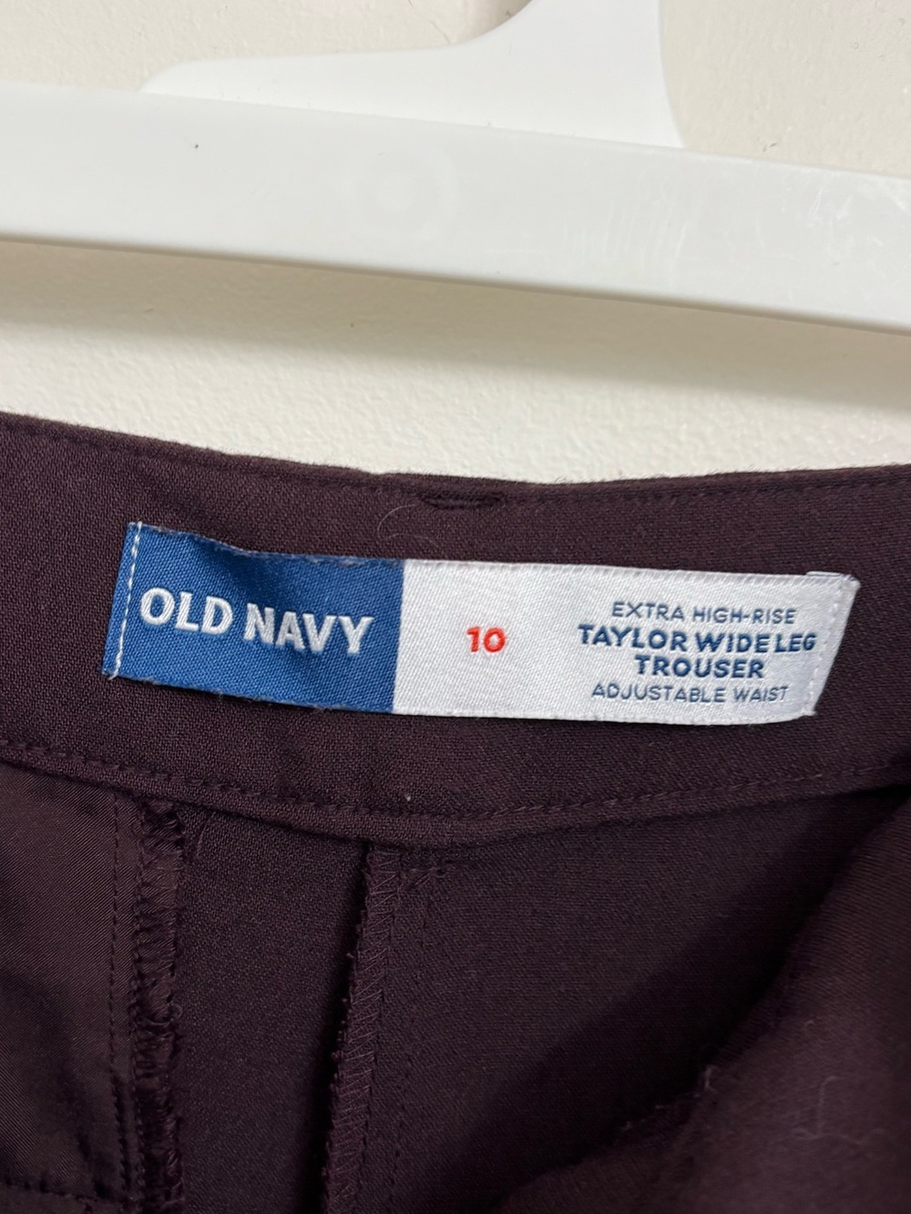 Old Navy Extra High Waisted Taylor pleated pants with adjustable fit - Picture 3 of 13